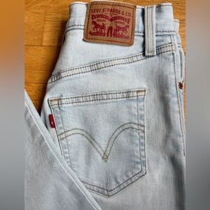 Levi’s Light Blue Ribcage Straight Ankle Jeans